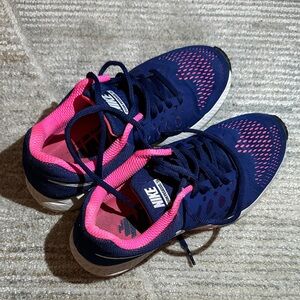 Nike Women's Blue and Pink Athletic Shoes